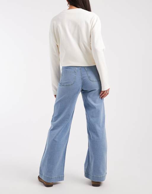 Vero Moda Kayla button front wide leg jeans in light blue denim, 3 of 5