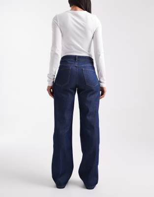 Vero Moda Kirsa Mid Rise Straight Leg Jeans In Blue