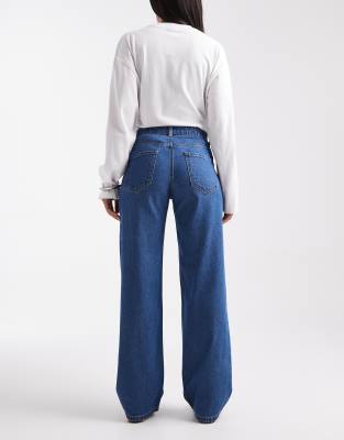 Vero Moda Kirsa Mid Rise Straight Leg Jeans In Blue