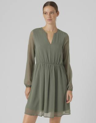 Vero Moda - Kleid in Lorbeerkranz-Grün