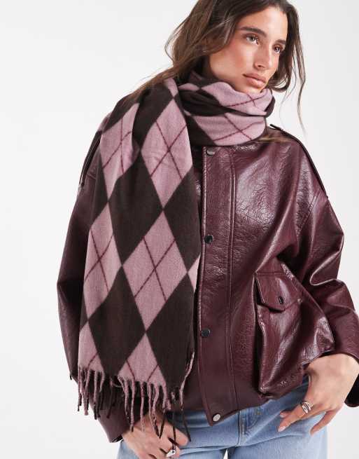 Vero Moda knitted tassel scarf in pink and brown argyle print, 3 of 3