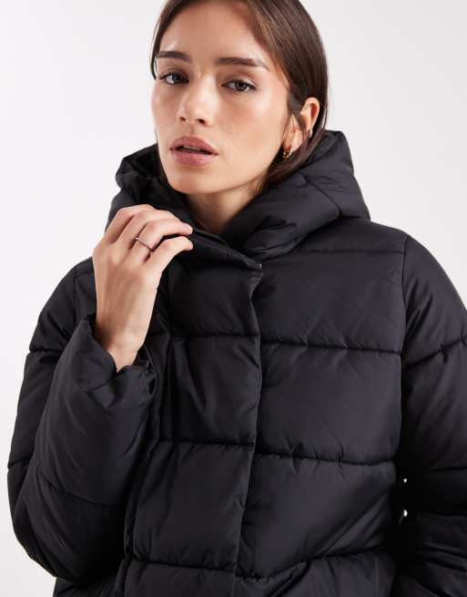 Vero Moda - Korte gewatteerde jas met verborgen ritsdetail in zwart, 4 van 4