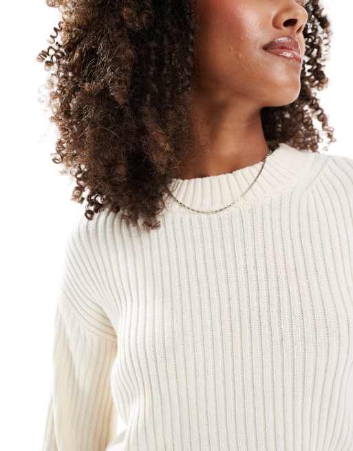 Vero Moda – Kremowy, gruby sweter prążkowany o krótkim fasonie, 2 z 4