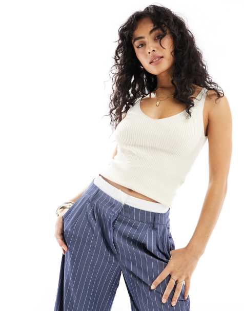 Vero Moda – Kremowy prążkowany top na ramiączkach z dekoltem w kształcie litery V - view 1