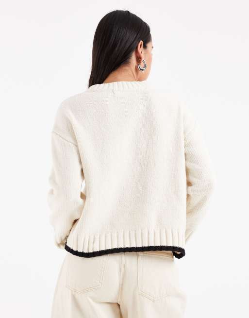 Vero Moda – Kremowy sweter z okrągłym dekoltem i kontrastowym wykończeniem, 2 z 4