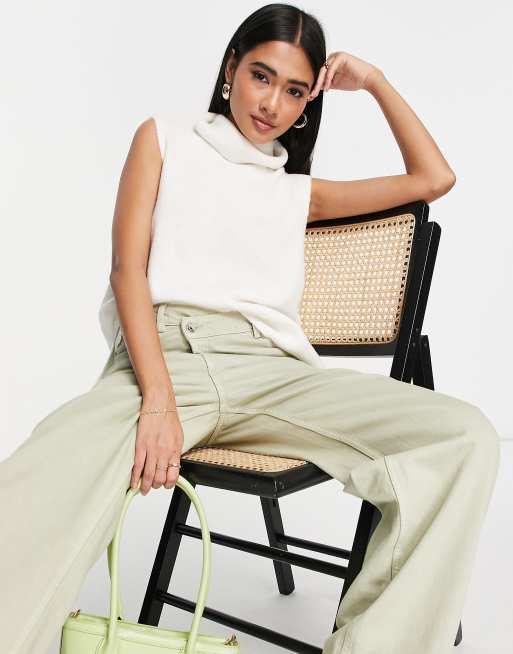 Vero Moda – Kremowy top bez rękawów z odwijanym golfem