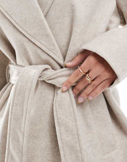 Vero Moda – Kurz geschnittene, formelle Jacke in Creme mit Gürtel, 3 von 4
