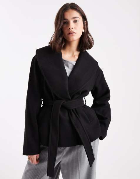 Vero Moda – Kurz geschnittene, formelle Jacke in Schwarz mit Gürtel - view 1