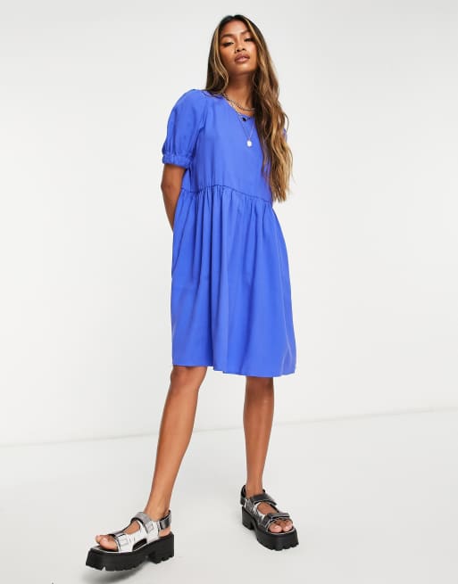 Vero Moda – Kurzärmliges Freizeitkleid in Midilänge in Kobaltblau mit Rundhalsausschnitt