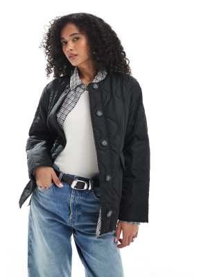 Vero Moda - Kurze Jacke in Schwarz mit Zwiebel-Steppmuster und Taschen