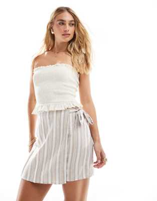 Vero Moda - Kurzer Leinen-Wickelrock in Beige gestreift-Neutral
