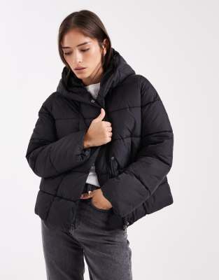 Vero Moda - Kurzer Steppmantel in Schwarz mit verdecktem Reißverschluss