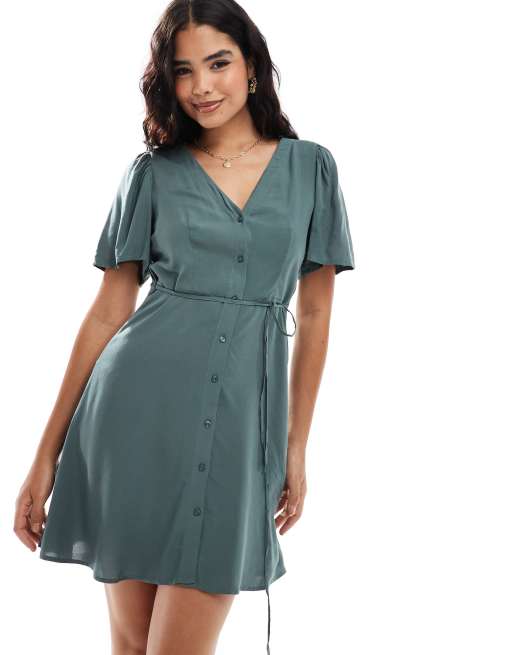Vero Moda – Kurzes, durchgeknöpftes Skater-Kleid in Khakigrün