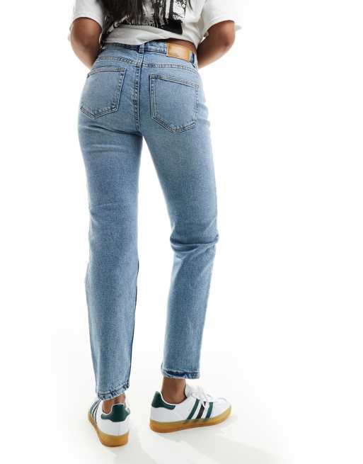 Vero Moda – Kyla – Jeans in hellblauer Waschung mit geradem, weitem Schnitt und mittelhohem Bund, 2 von 5