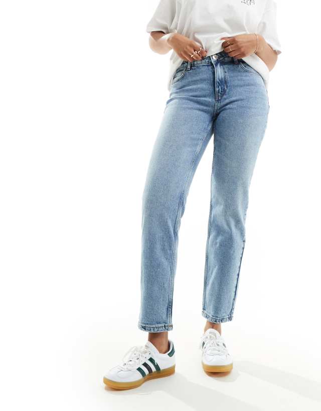 Vero Moda - kyla mid rise wide straight leg jeans in light blue wash