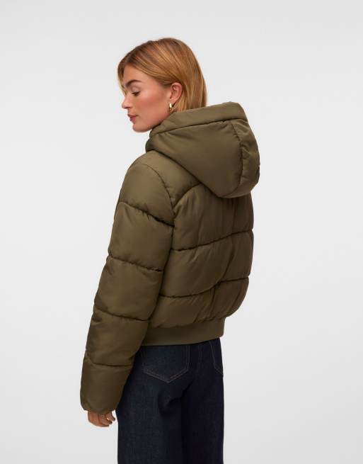 Vero Moda Kylie short puffer hooded press-stud fastening jacket in green, 2 of 5
