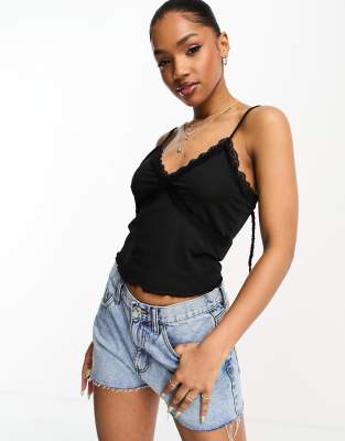 Черный топ на бретельках с кружевными вставками Vero Moda