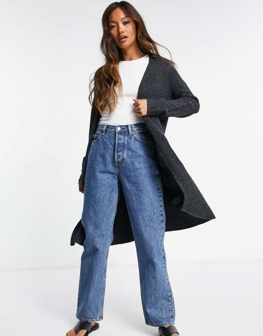 Vero Moda – Lang geschnittene Strickjacke in Anthrazit
