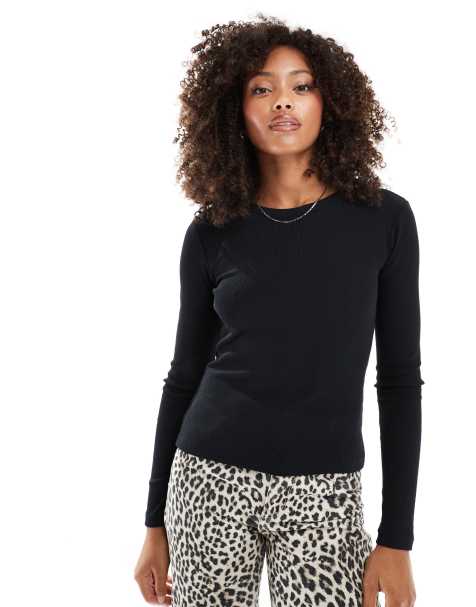 Vero Moda – Langärmliges, geripptes Oberteil in Schwarz mit knappem Schnitt - view 1