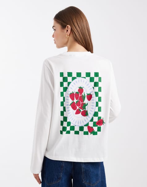 Vero Moda – Langärmliges Oversize-Shirt in Weiß mit Schachbrett-Erdbeer-Grafikprint auf dem Rücken - view 1