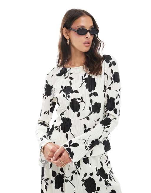 Vero Moda – Langärmliges, plissiertes Oberteil in Weiß mit schwarzem Blumenprint, Kombiteil