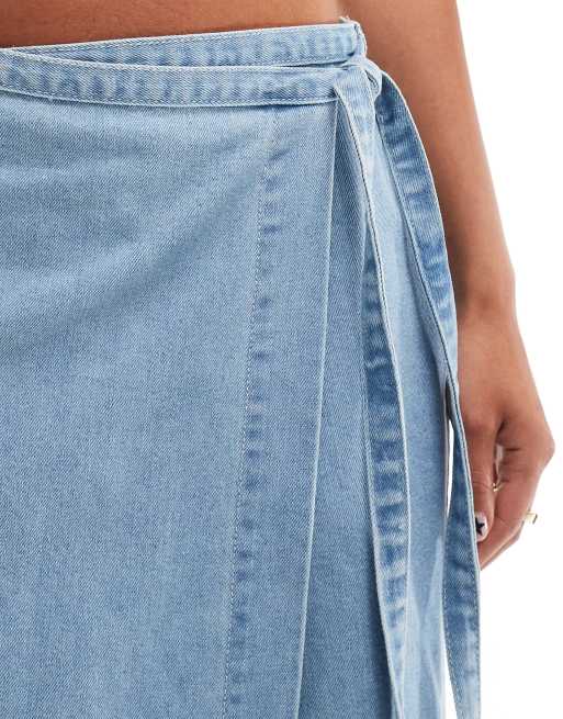 Vero Moda Lange denim wikkelrok in lichtblauw