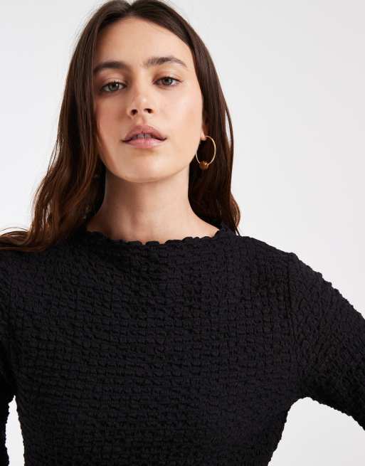 Vero Moda langærmet struktureret top med bølgekant i sort, 3 af 4