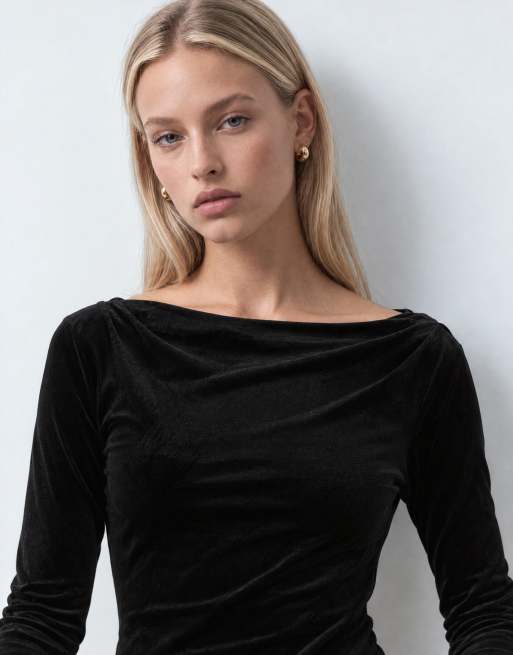 Vero Moda langærmet velourtop med bådudskæring, asymmetrisk snit og blondedetalje i sort, 10 af 10