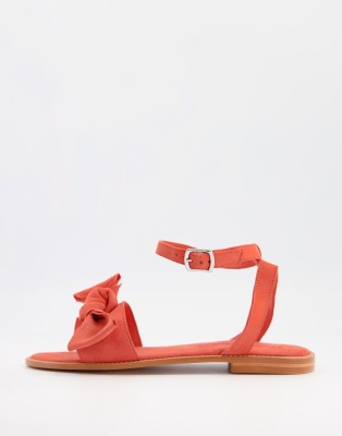 leather bow sandals