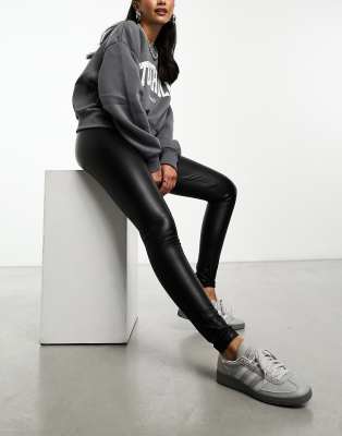 Vero Moda leather look leggings in black