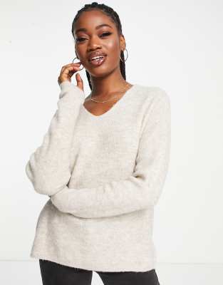 Vero Moda - Leichter Pullover mit V-Ausschnitt in Creme-Weiß