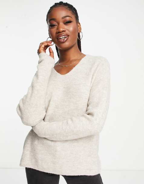 Vero Moda – Lekki kremowy sweter z dekoltem w szpic - view 1