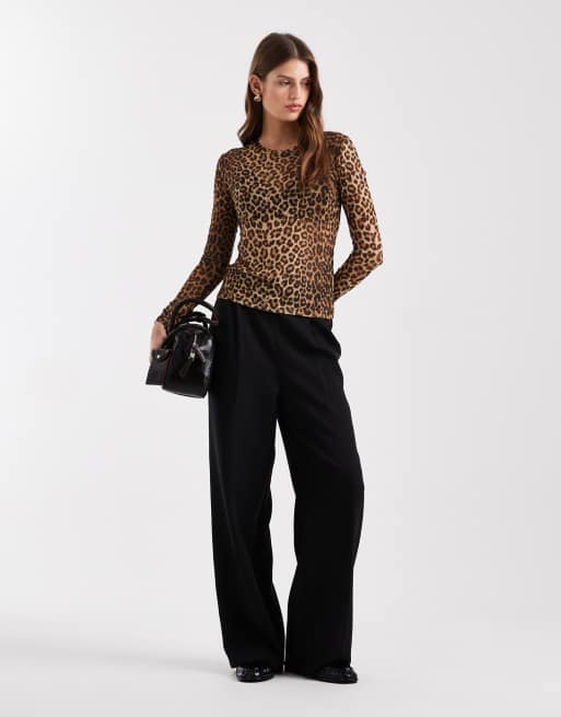 Vero Moda – Leopardmönstrad, skir topp i mesh med långa ärmar, 2 av 4