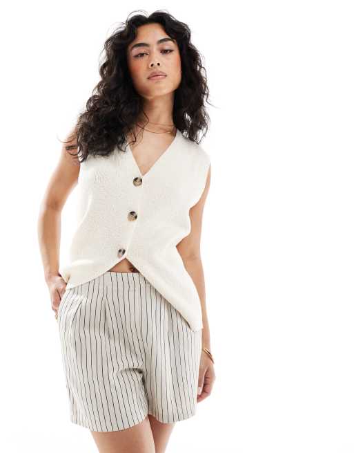 Vero Moda linen blend tailored shorts in cream stripe, 2 of 5