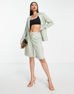 Vero Moda linen tailored city shorts co-ord in sage - ASOS Price Checker