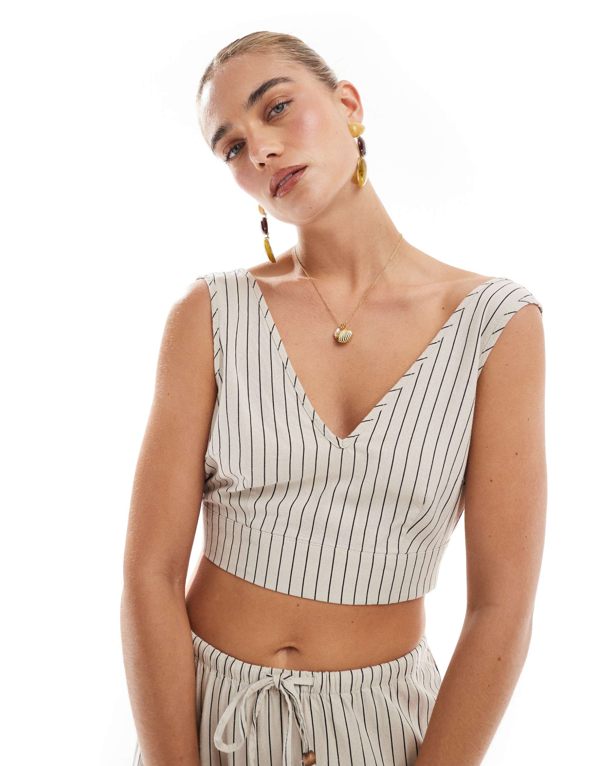vero moda linen touch cropped tie back top in stone stripe - part of a set