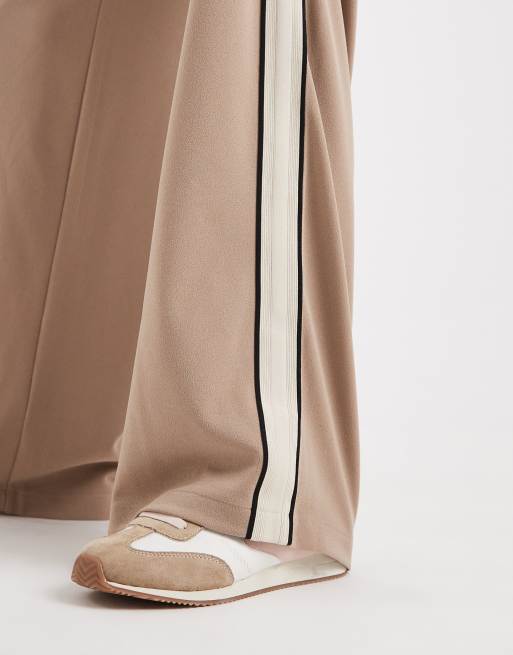 Vero Moda – Lockere Schlupfhose in Fossil-Beige mit seitlichem Streifen, 4 von 5