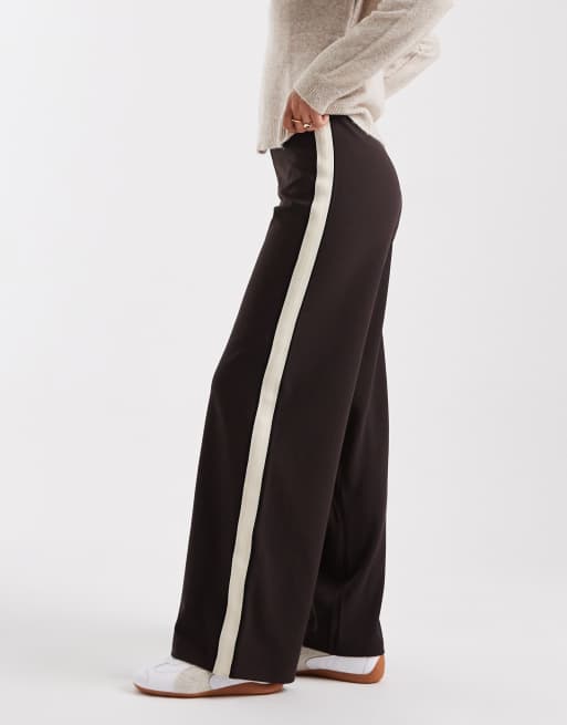 Vero Moda – Lockere Schlupfhose in Schokobraun mit seitlichem Streifen, 2 von 5