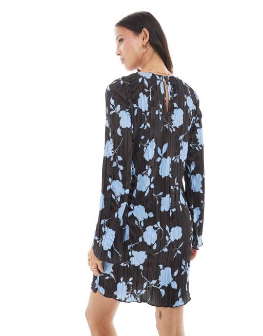 Vero Moda long sleeve plisse mini dress in chocolate and blue floral print, 2 of 4