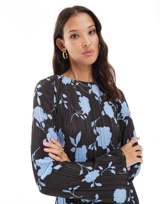 Vero Moda long sleeve plisse mini dress in chocolate and blue floral print, 3 of 4