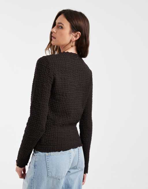Vero Moda long sleeve textured top with lettuce edge in chocolate brown, 4 of 4