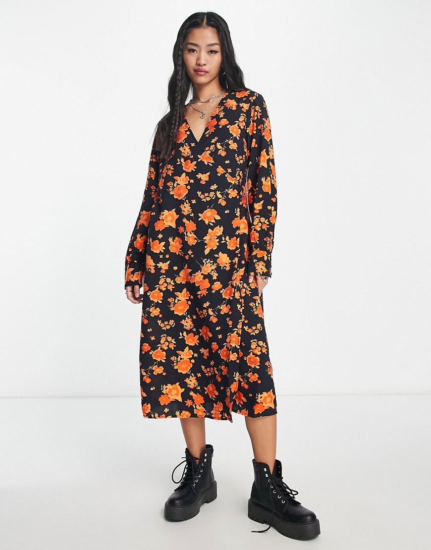 Vero Moda long sleeve wrap midi dress in orange floral-Multi