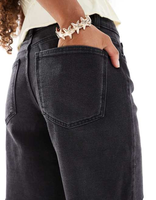 Vero Moda – Longline-Jeansshorts in Schwarz  , 4 von 5