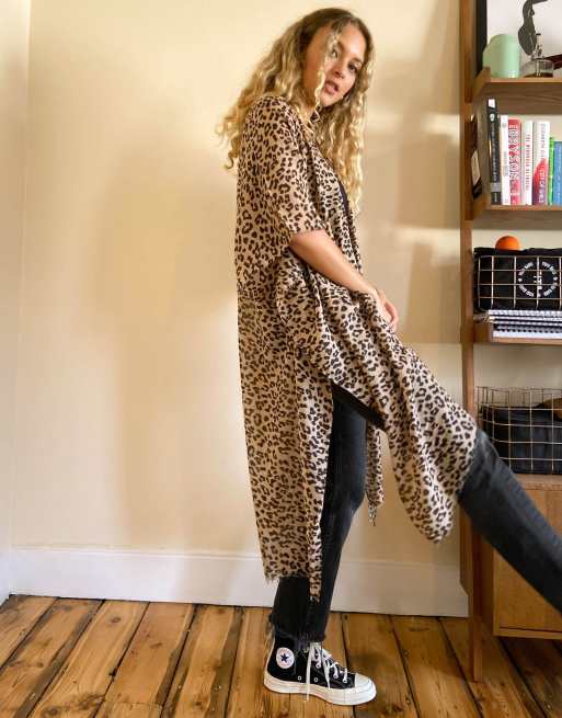 Vero Moda longline kimono in leopard |