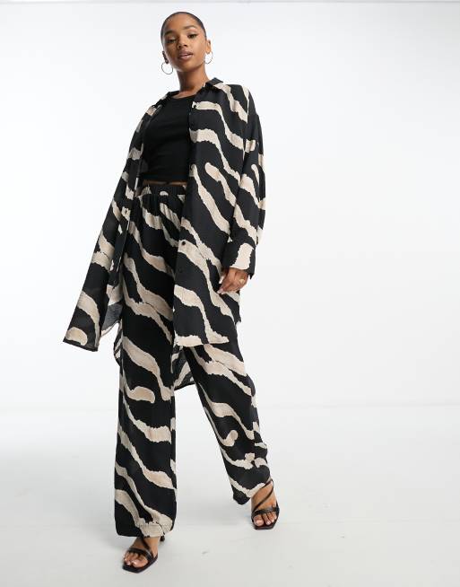 Vero Moda longline oversized shirt in abstract mono print (part of a set) , 3 of 4