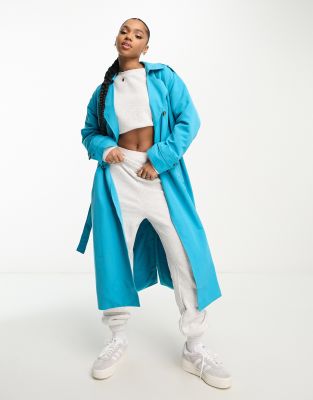 Vero Moda - Longline-Trenchcoat in Blau mit Bindegürtel