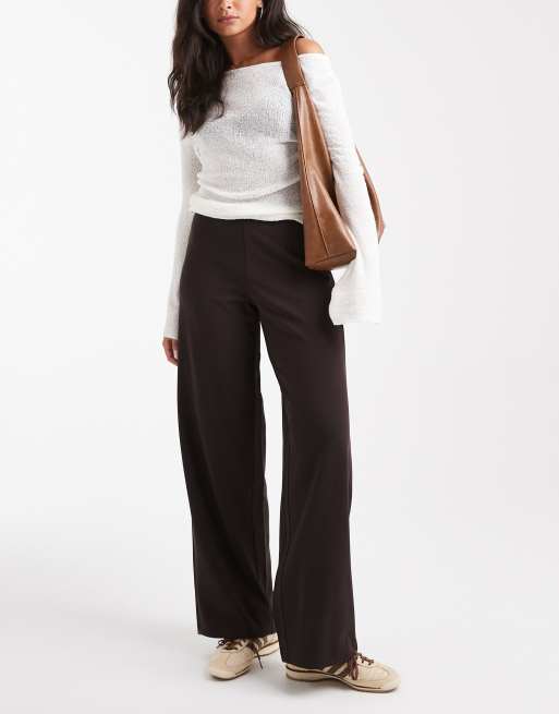 Vero Moda loose pull on pants in chocolate, 4 of 5