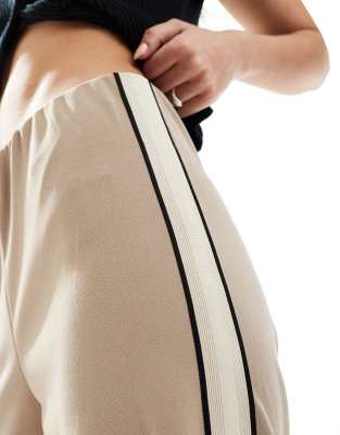 VERO MODA LOOSE PULL ON PANTS WITH SIDE STRIPE 