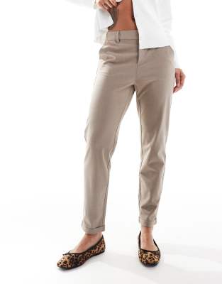 Vero Moda Vero Moda loose tailored trousers in fossil-Neutral