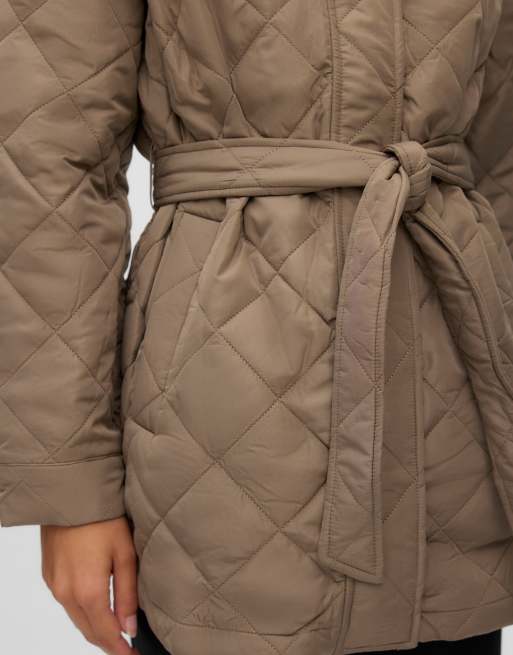 Vero Moda Louisa chaqueta guateada con cinturón, cuello alto y cierre con botones de presión en marrón, 4 de 6